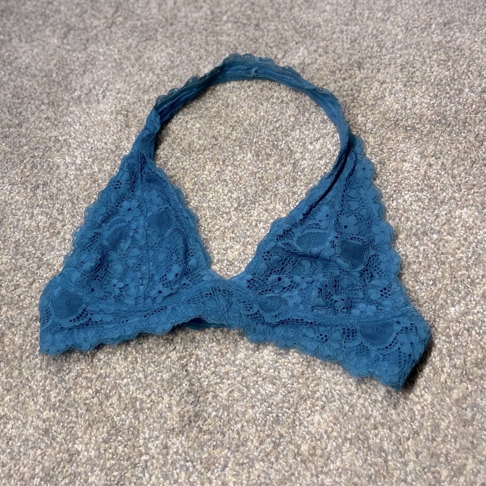 Free People 🩵 lace halter bra